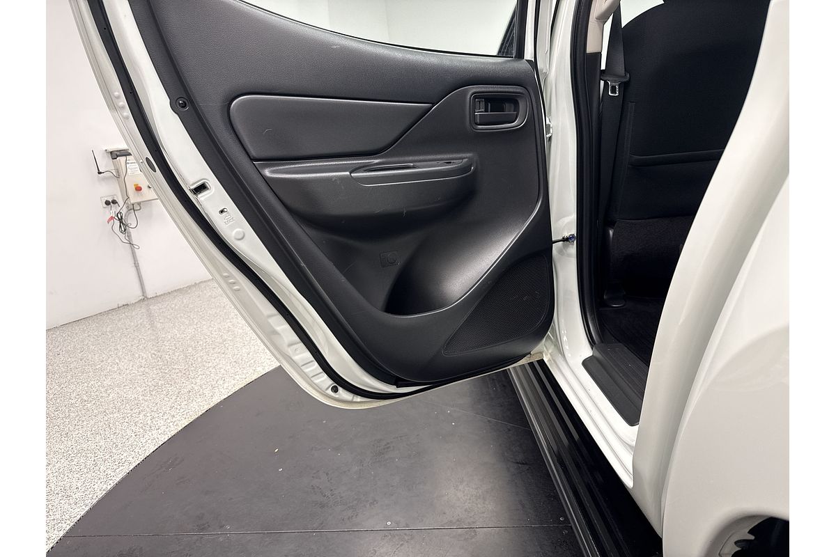 2023 Mitsubishi Triton GLX MR 4X4