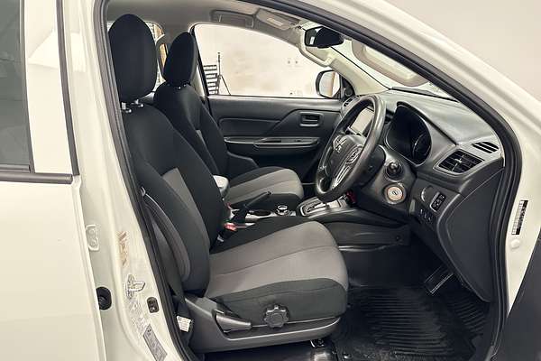 2023 Mitsubishi Triton GLX MR 4X4