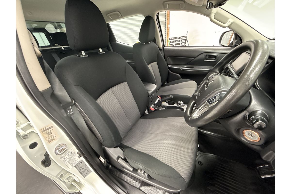 2023 Mitsubishi Triton GLX MR 4X4