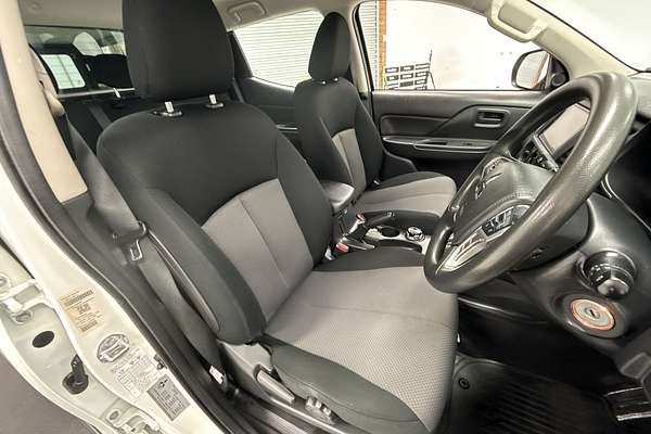 2023 Mitsubishi Triton GLX MR 4X4