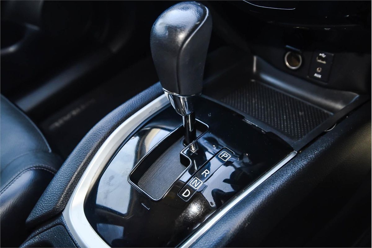 2015 Nissan X-TRAIL ST-L T32