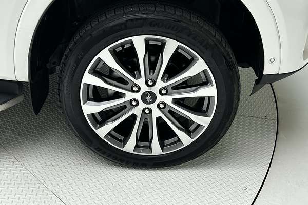 2024 Ford Everest Platinum 3.0L thumb-9