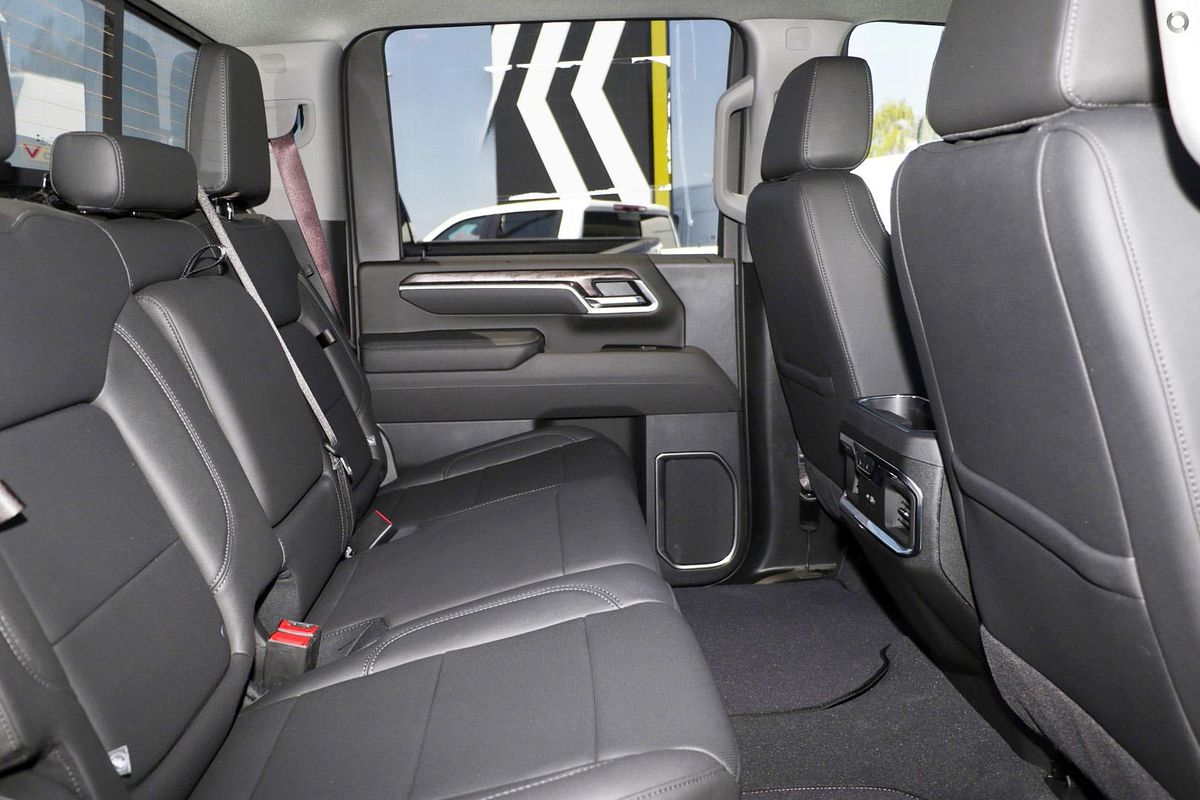 2025 Chevrolet SILVERADO