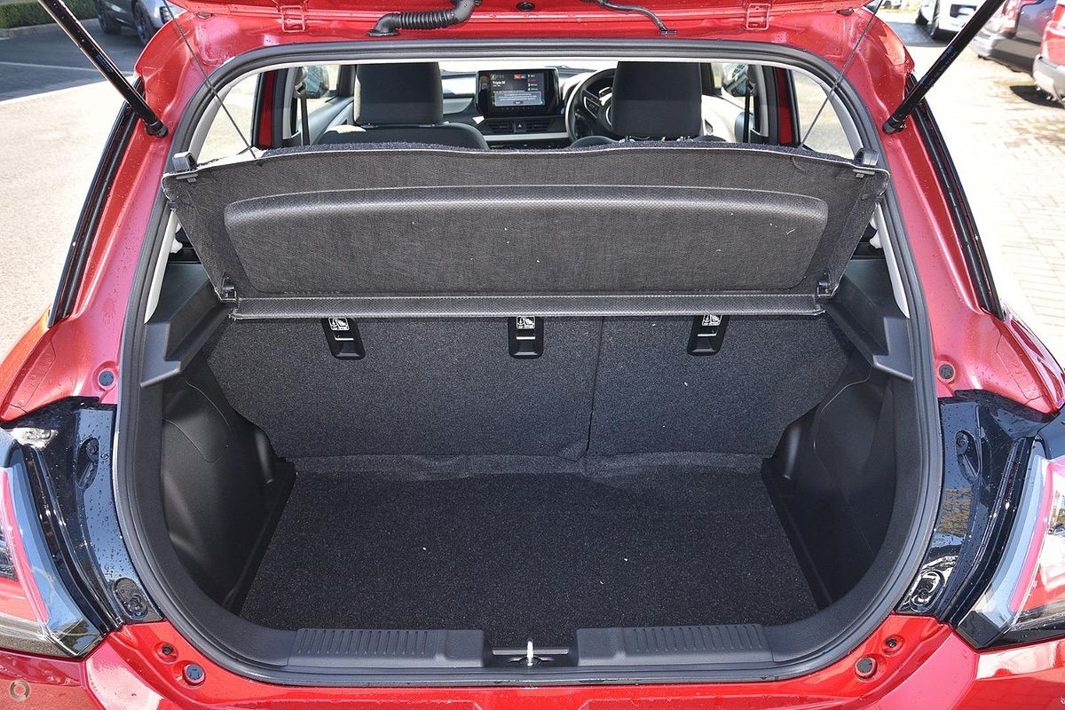 2025 Suzuki Swift Hybrid UZ