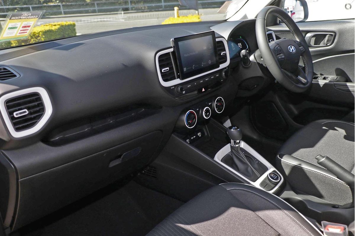 2025 Hyundai Venue Active QX.V5