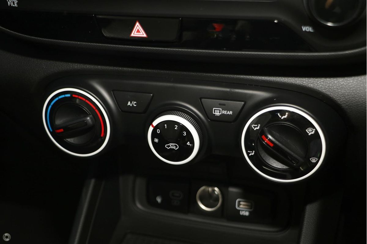 2025 Hyundai Venue Active QX.V5