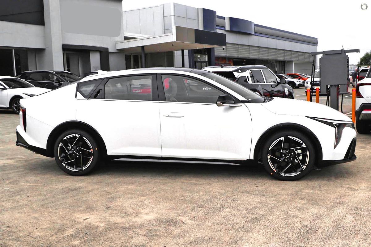 2024 Kia K4 GT-Line CL4m