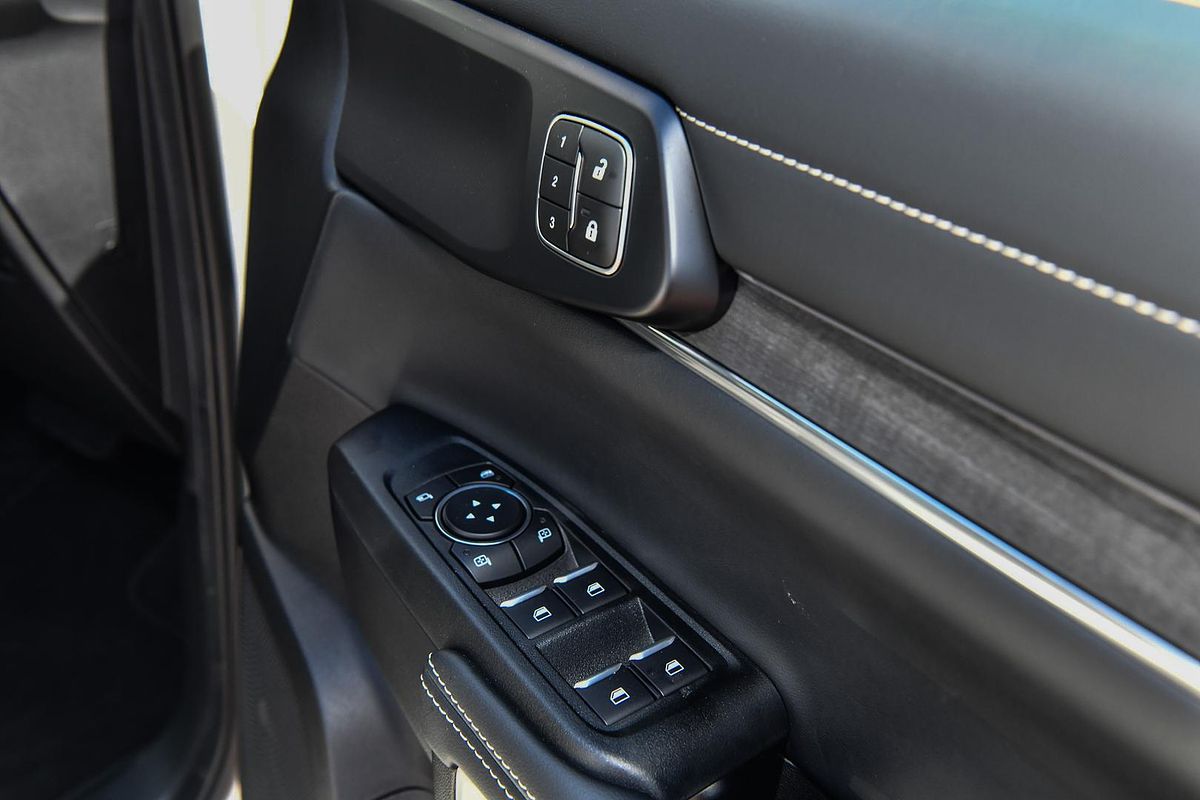 2025 Ford Everest Platinum 3.0L