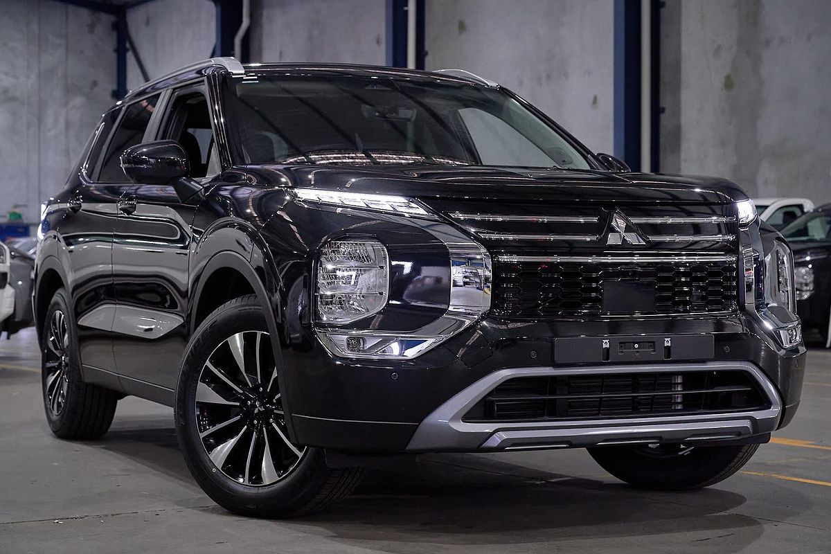 2025 Mitsubishi Outlander LS ZM