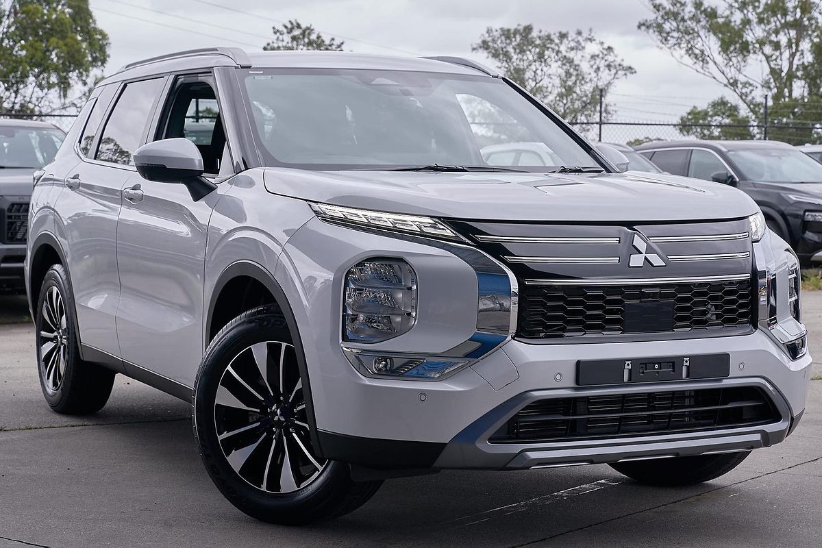 2025 Mitsubishi Outlander LS ZM