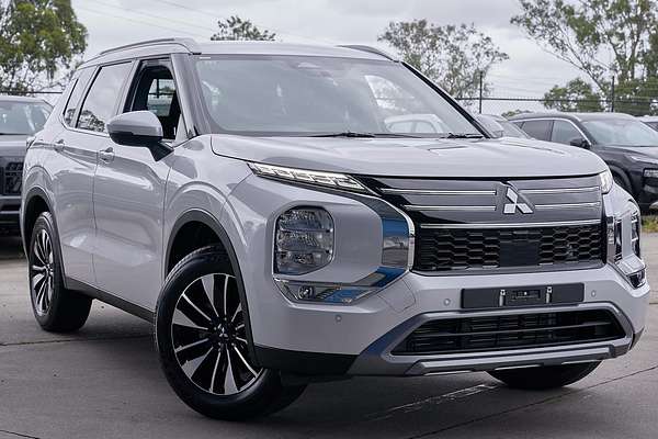 2025 Mitsubishi Outlander LS ZM