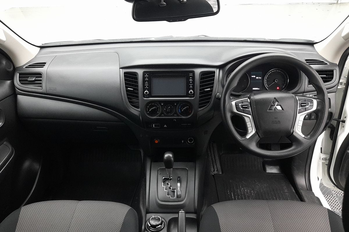 2022 Mitsubishi Triton GLX MR 4X4