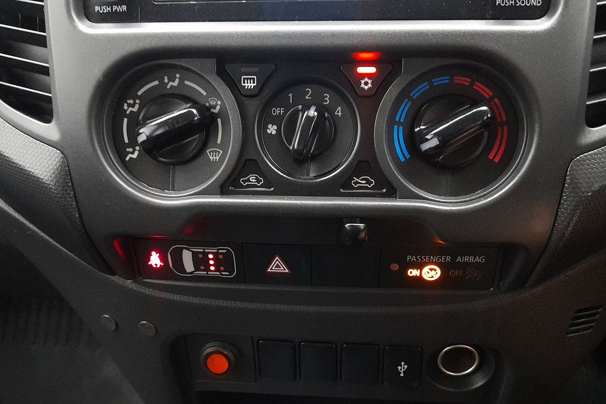 2022 Mitsubishi Triton GLX MR 4X4