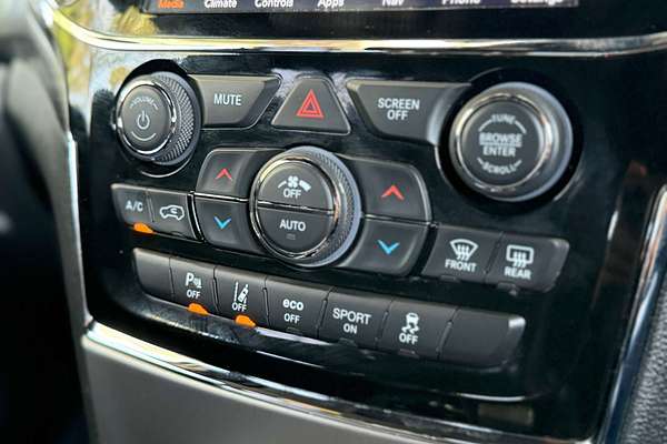 2020 Jeep Grand Cherokee Night Eagle WK