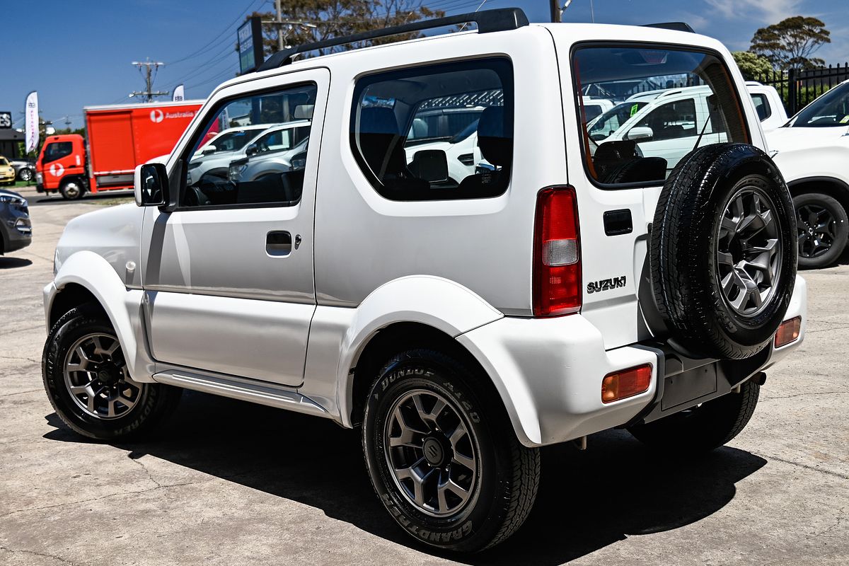 2015 Suzuki Jimny Sierra SN413 T6