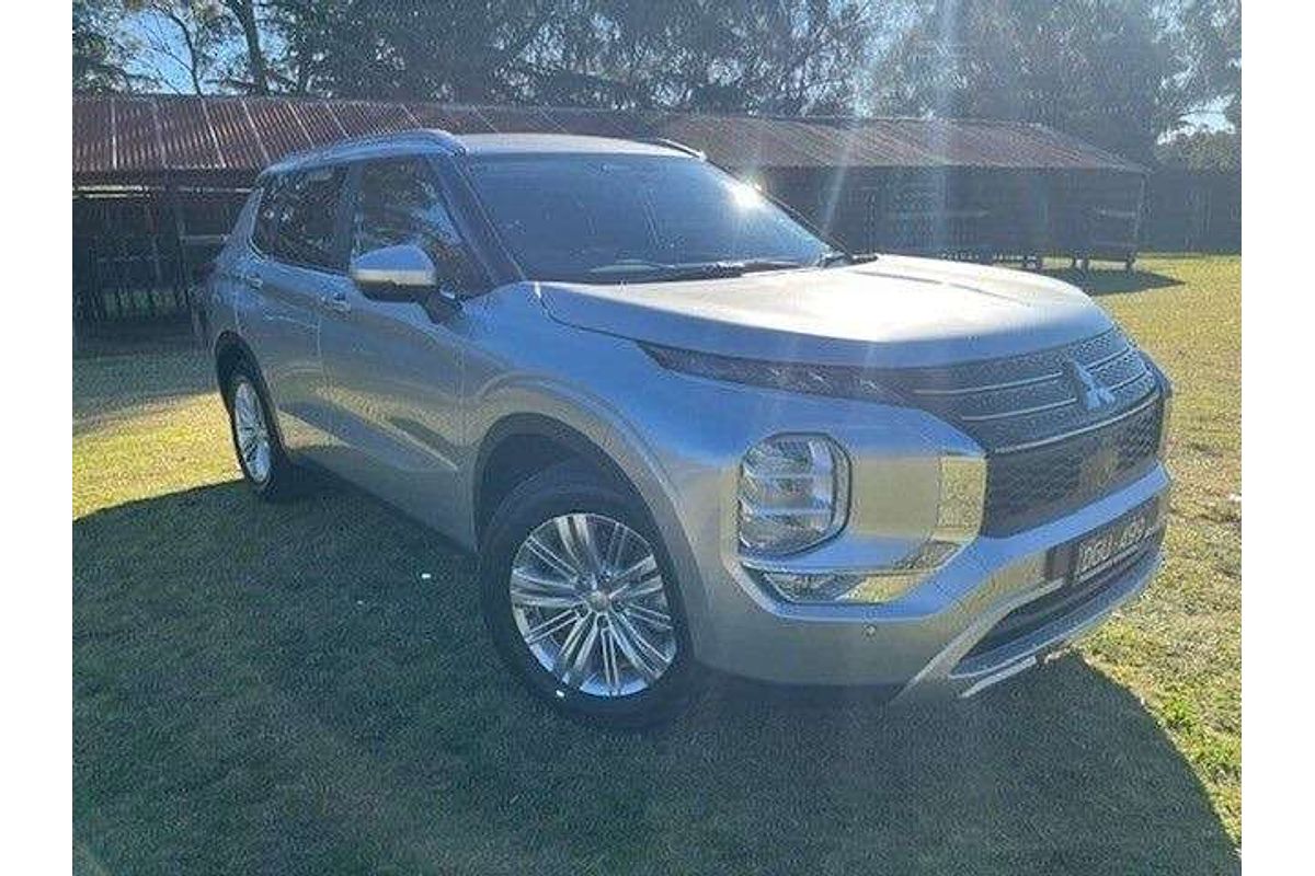 2024 Mitsubishi Outlander LS ZM