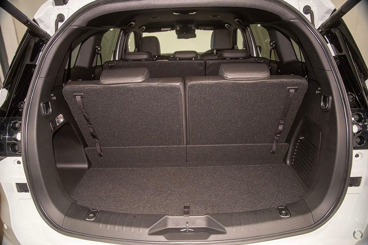 2025 Isuzu MU-X LS-T