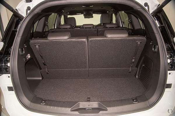 2025 Isuzu MU-X LS-T