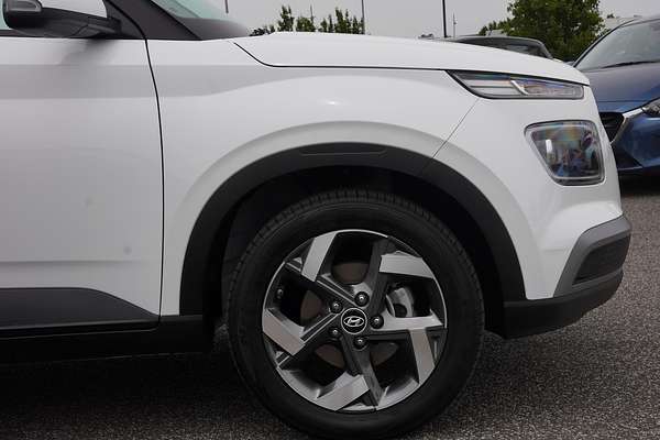 2024 Hyundai Venue Elite QX.V5