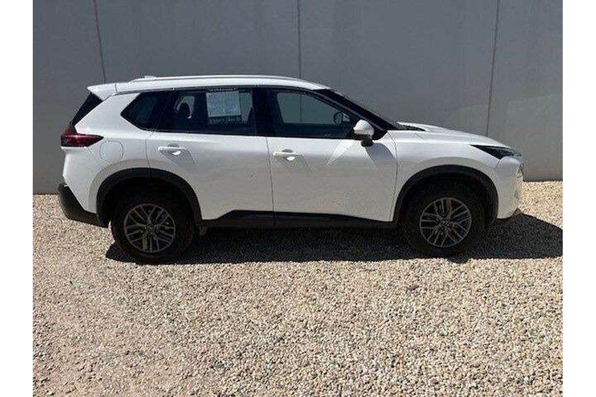 2024 Nissan X-TRAIL ST T33