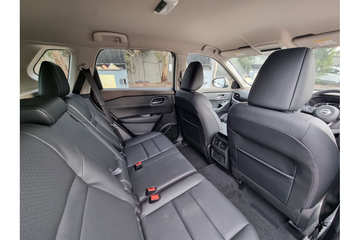 2024 Nissan X-TRAIL ST-L T33