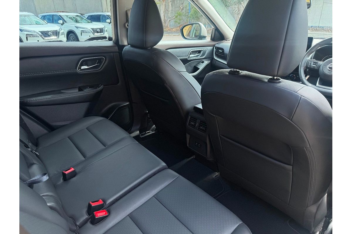 2024 Nissan X-TRAIL ST-L T33