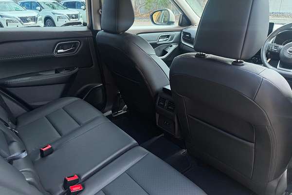 2024 Nissan X-TRAIL ST-L T33