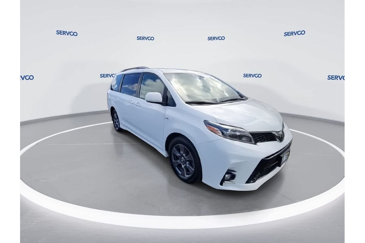 2019 Toyota SIENNA SE Premium