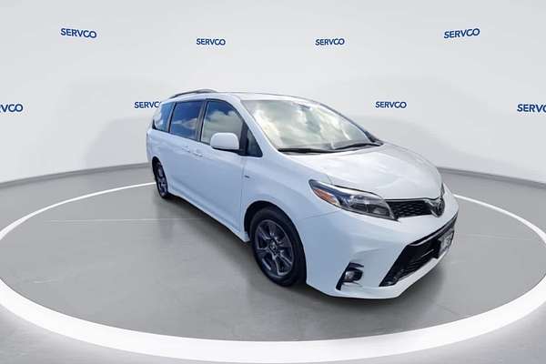 2019 Toyota SIENNA SE Premium