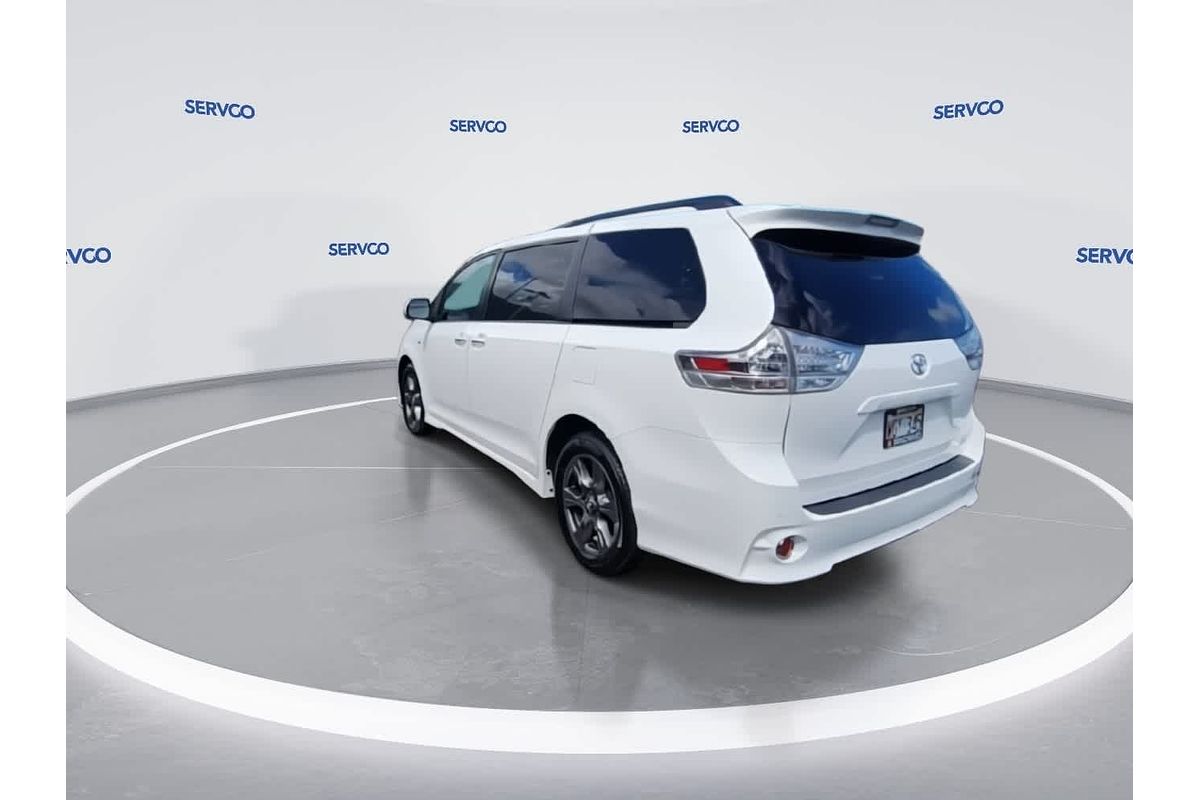 2019 Toyota SIENNA SE Premium