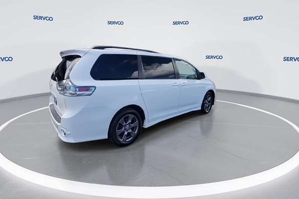 2019 Toyota SIENNA SE Premium