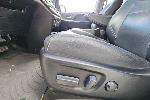 2019 Toyota SIENNA SE Premium