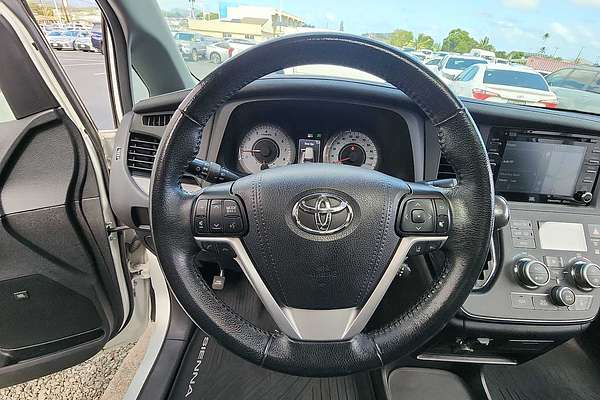 2019 Toyota SIENNA SE Premium