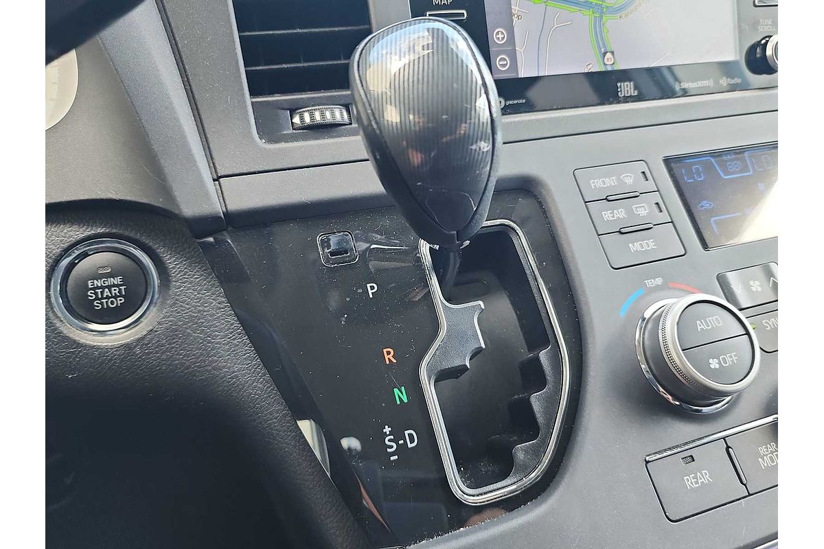 2019 Toyota SIENNA SE Premium