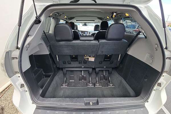 2019 Toyota SIENNA SE Premium