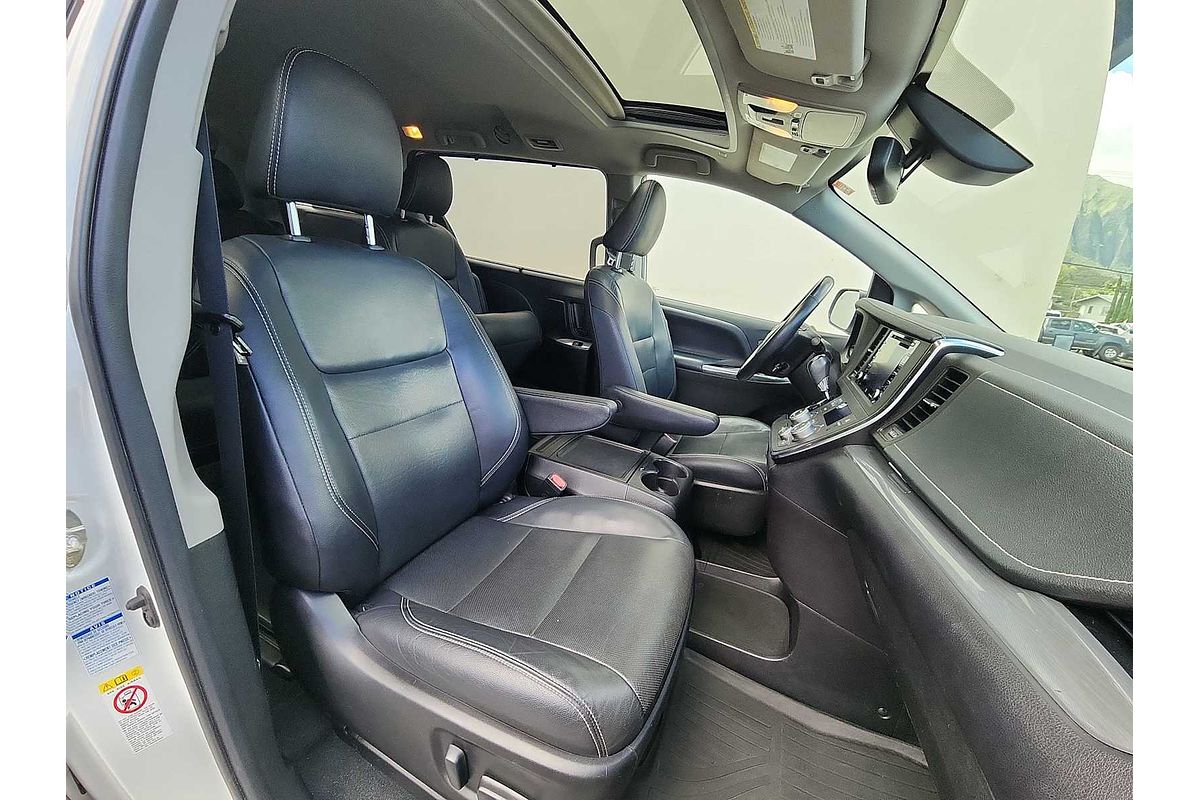 2019 Toyota SIENNA SE Premium