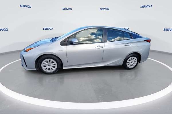 2022 Toyota Prius LE