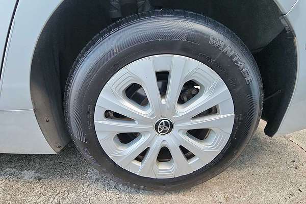 2022 Toyota Prius LE