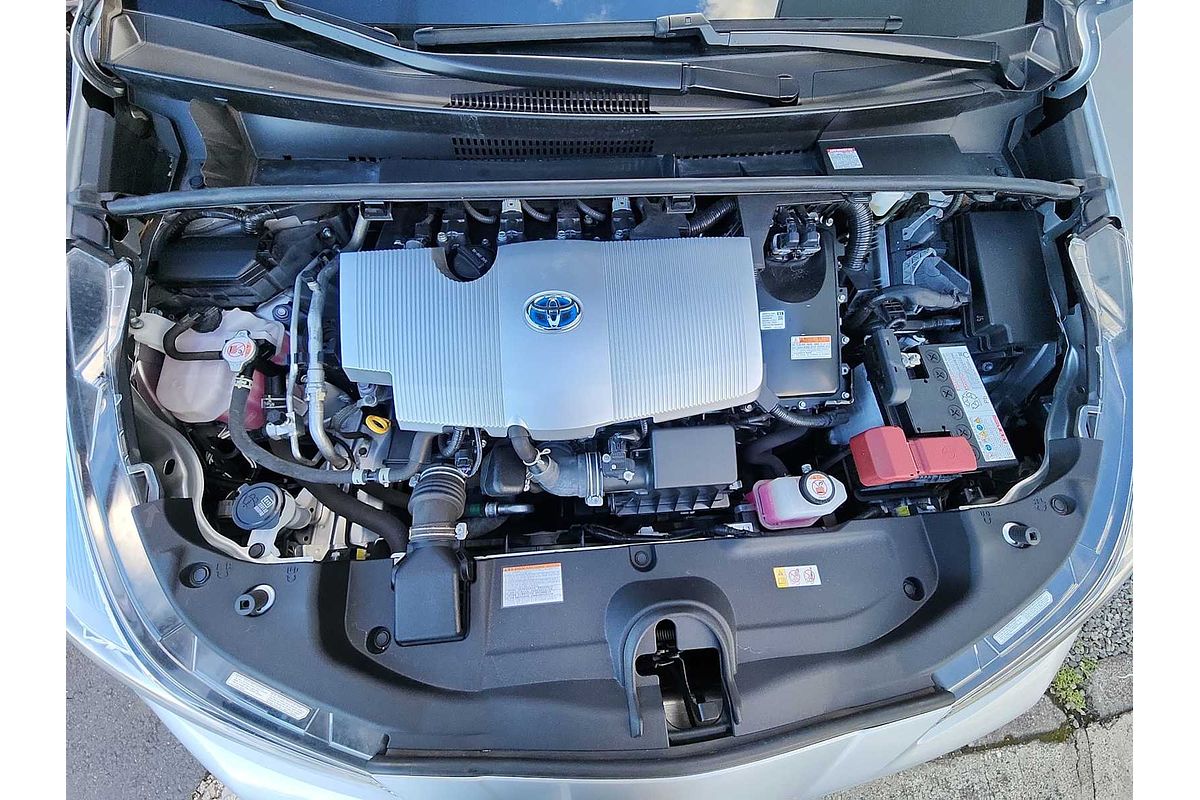 2022 Toyota Prius LE