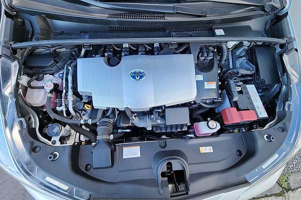 2022 Toyota Prius LE