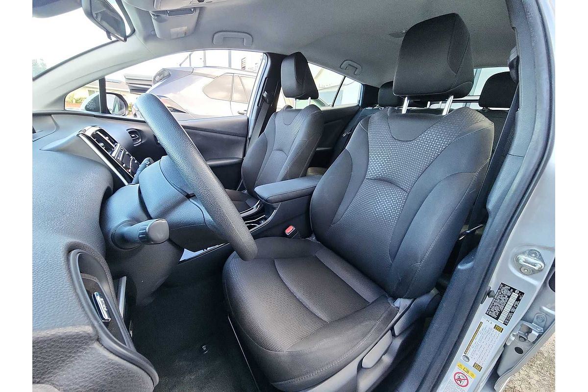 2022 Toyota Prius LE