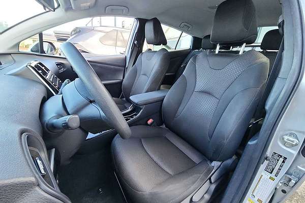 2022 Toyota Prius LE