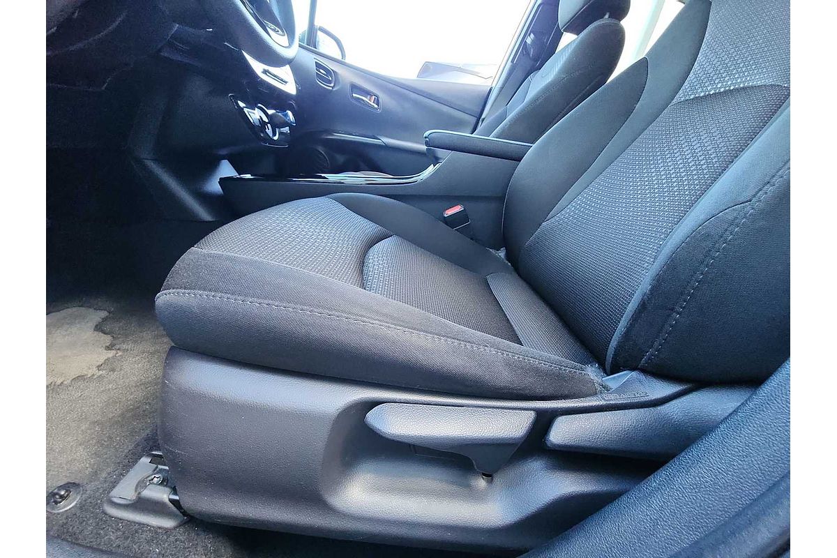 2022 Toyota Prius LE