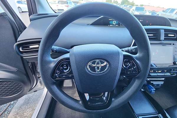2022 Toyota Prius LE