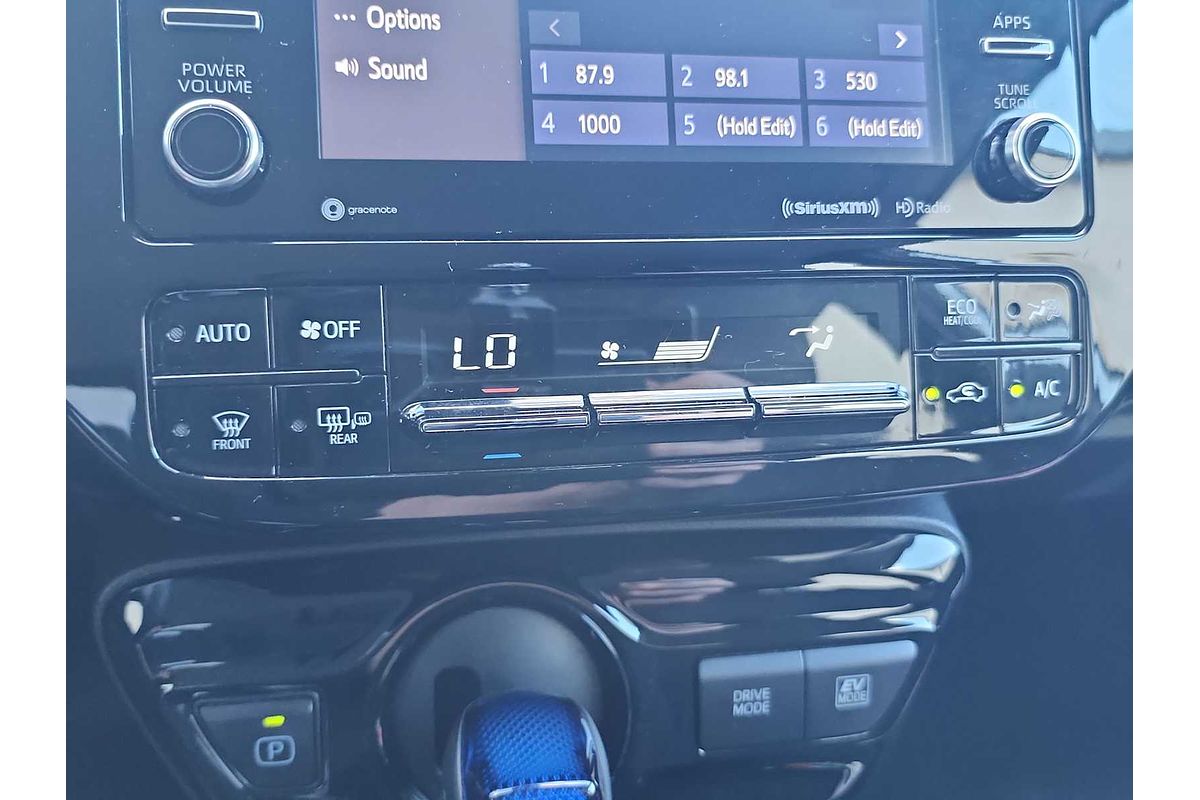 2022 Toyota Prius LE