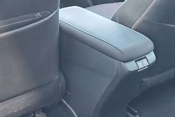 2022 Toyota Prius LE