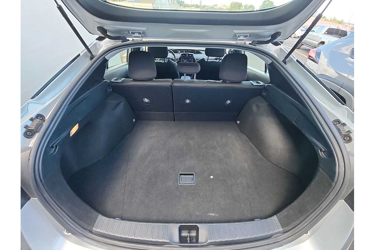 2022 Toyota Prius LE