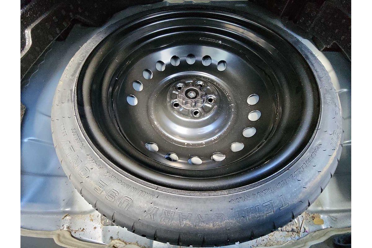 2022 Toyota Prius LE