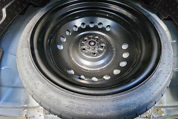 2022 Toyota Prius LE