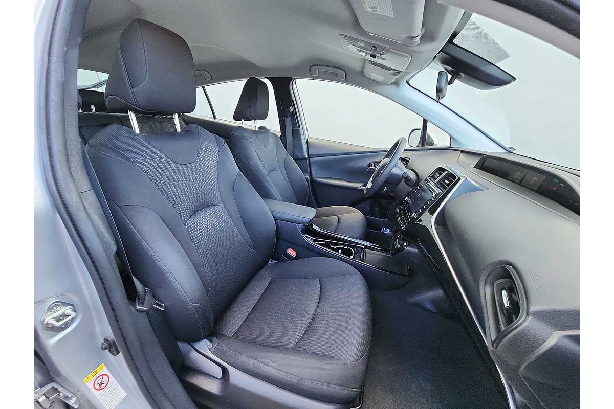 2022 Toyota Prius LE